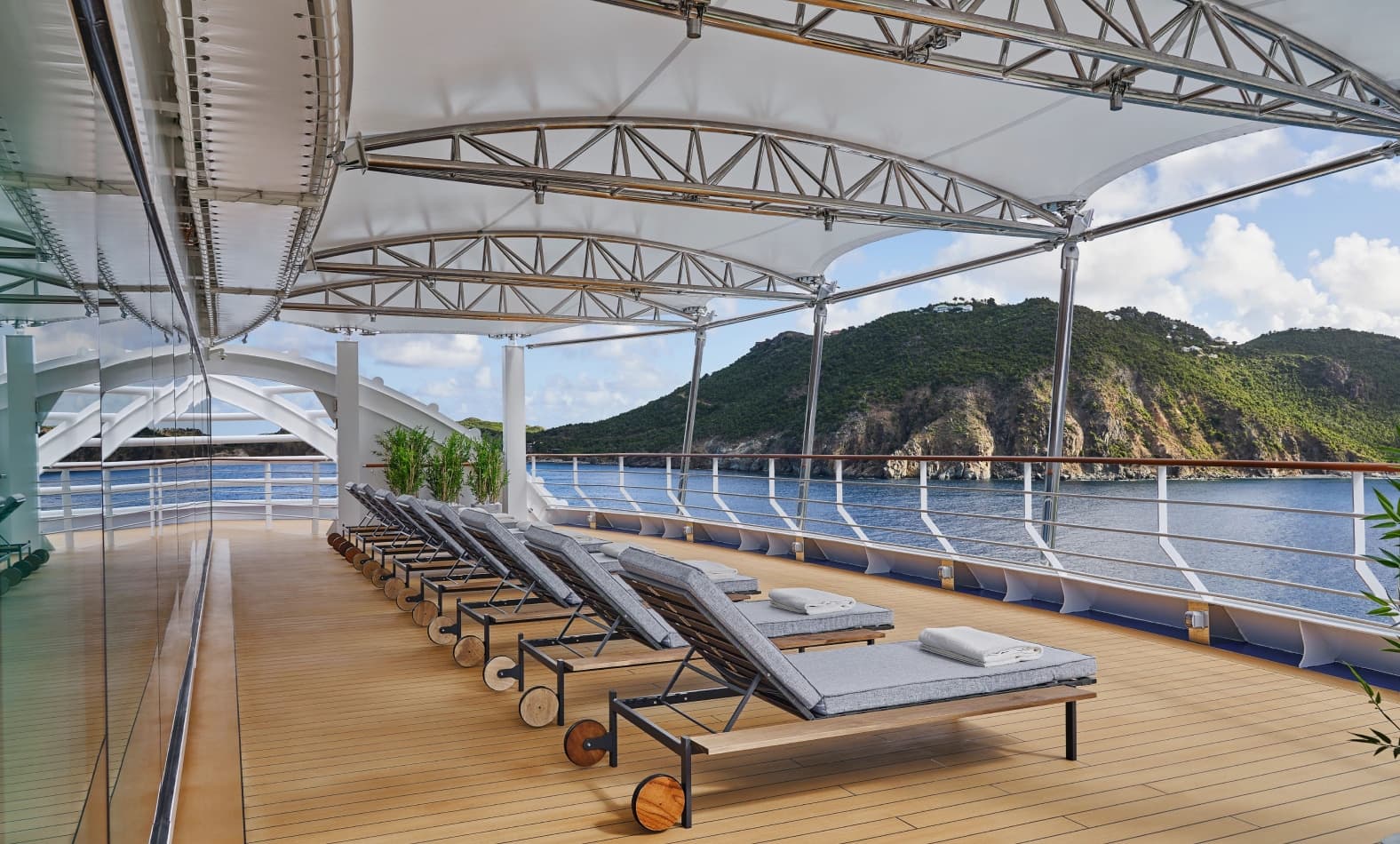 Otivm spa exterior, Silver Dawn